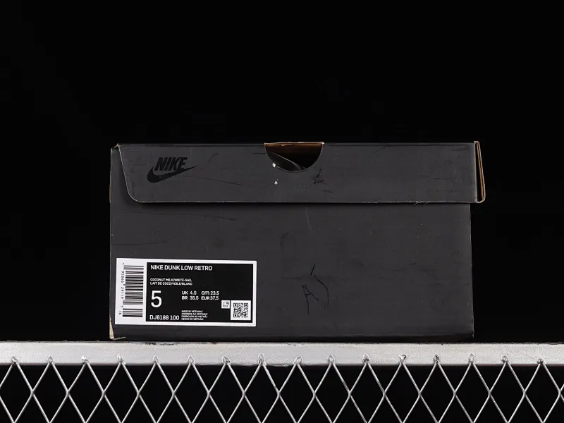 All categories Nk SB Dunk series Nk SB Dunk Low Low-top sneakers Nk Dunk Low Black, white and blue color matching Customized version of deconstructed strap casual sneakers DJ6188-100